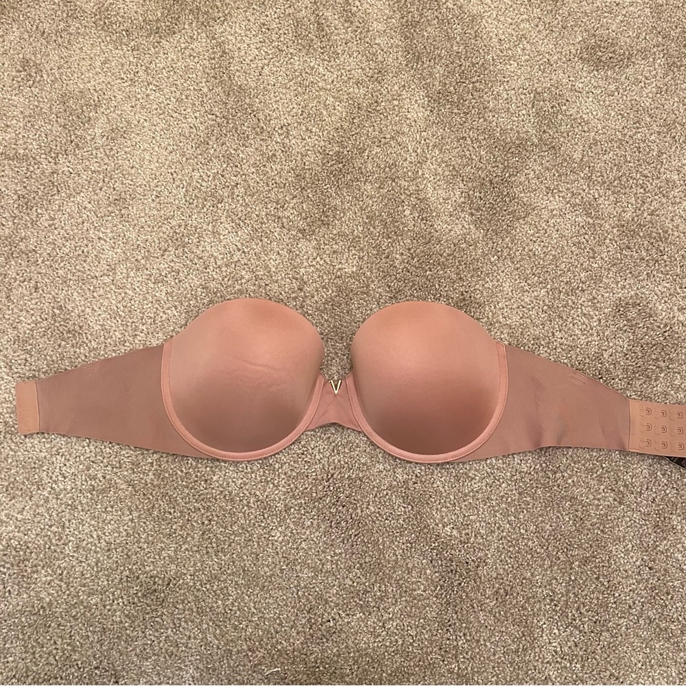 Victoria’s Secret | 32DD Push Up Strapless Bra